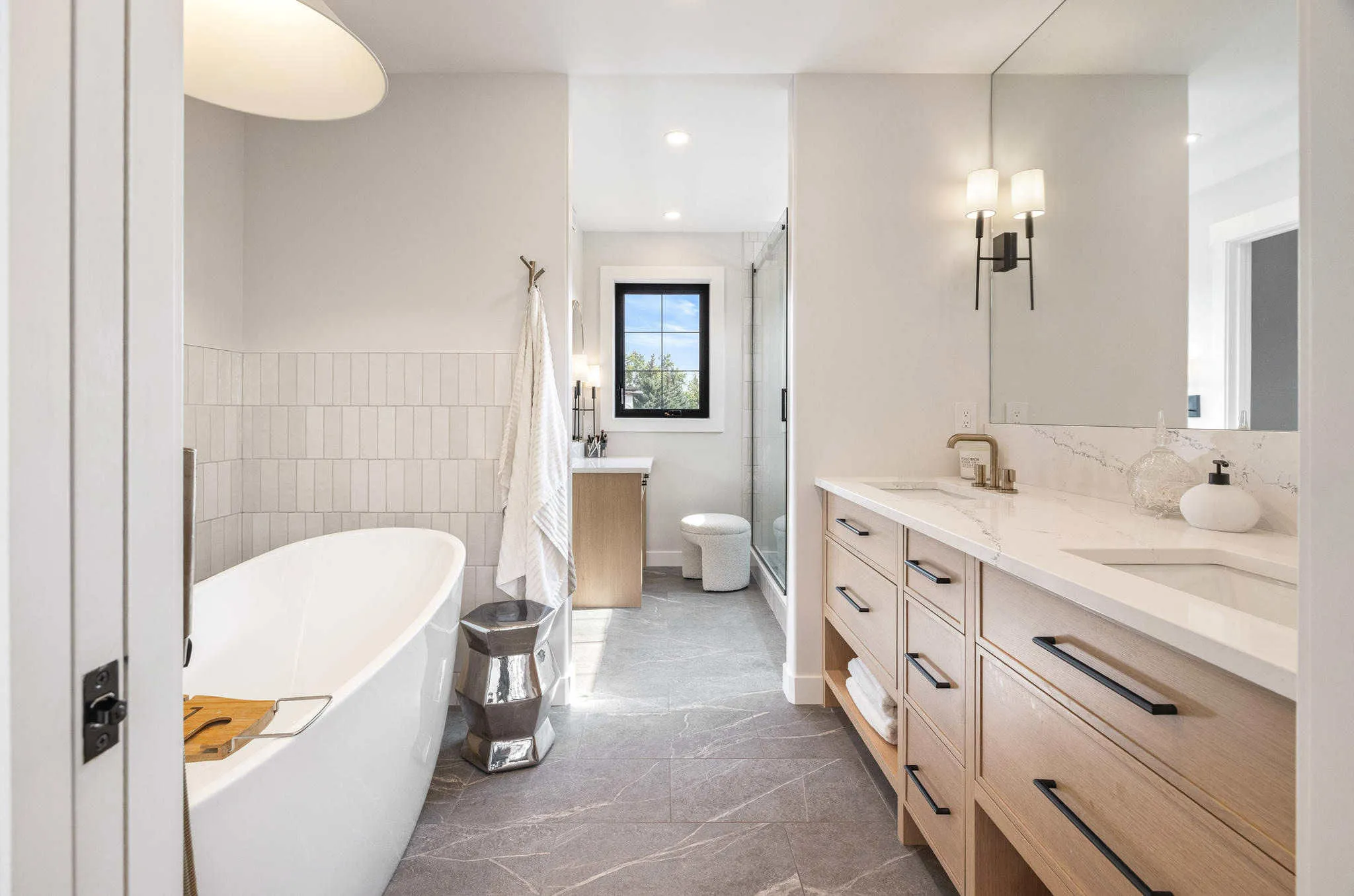 2047 Wascana Greens 29. Onsuite Bathroom