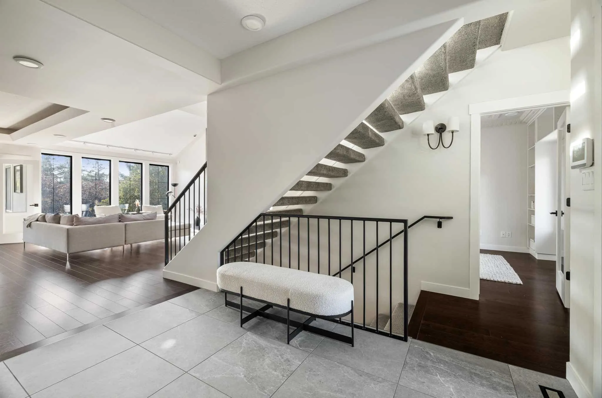 2047 Wascana Greens 3. Foyer