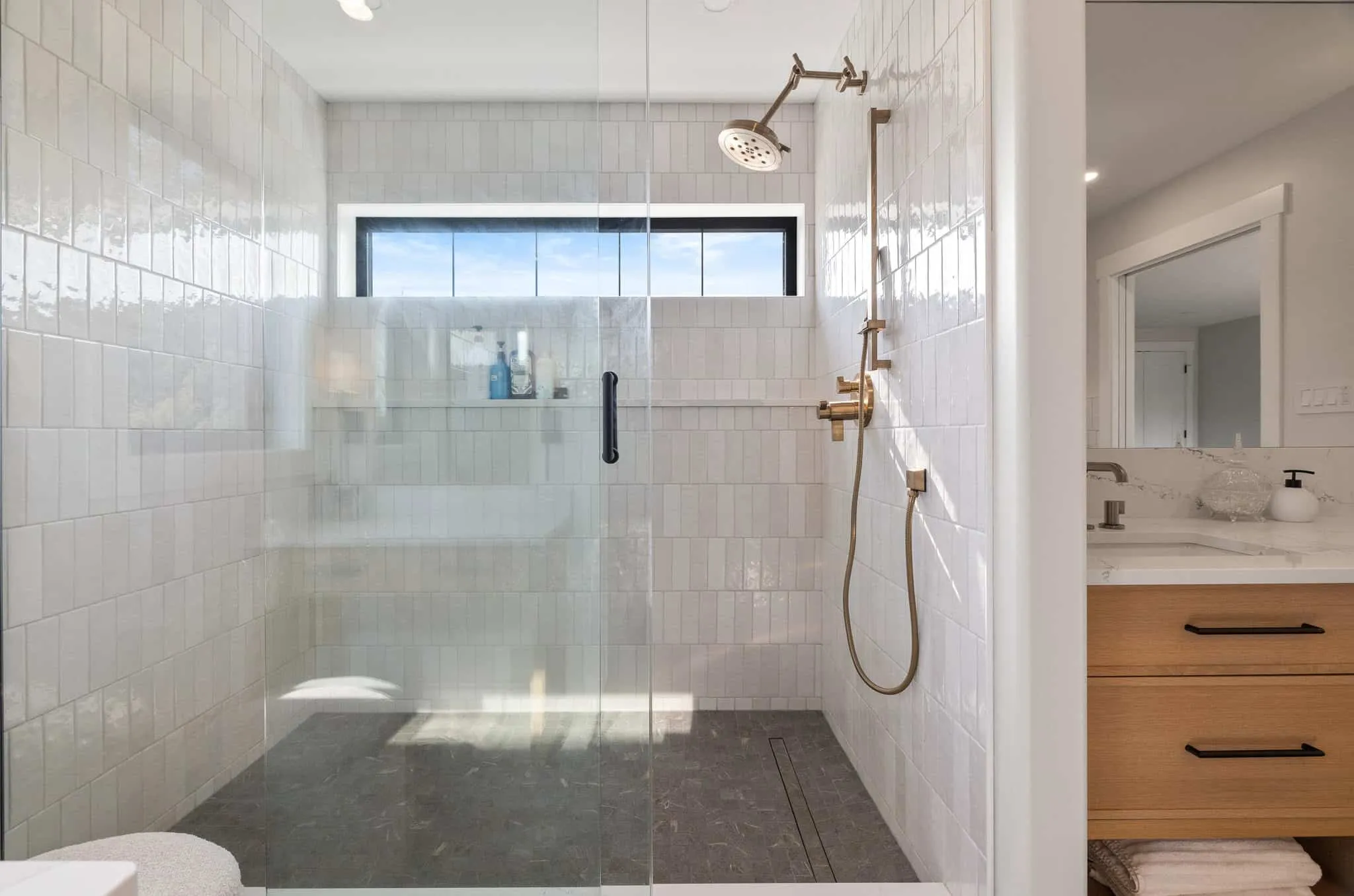 2047 Wascana Greens 32. Onsuite Bathroom