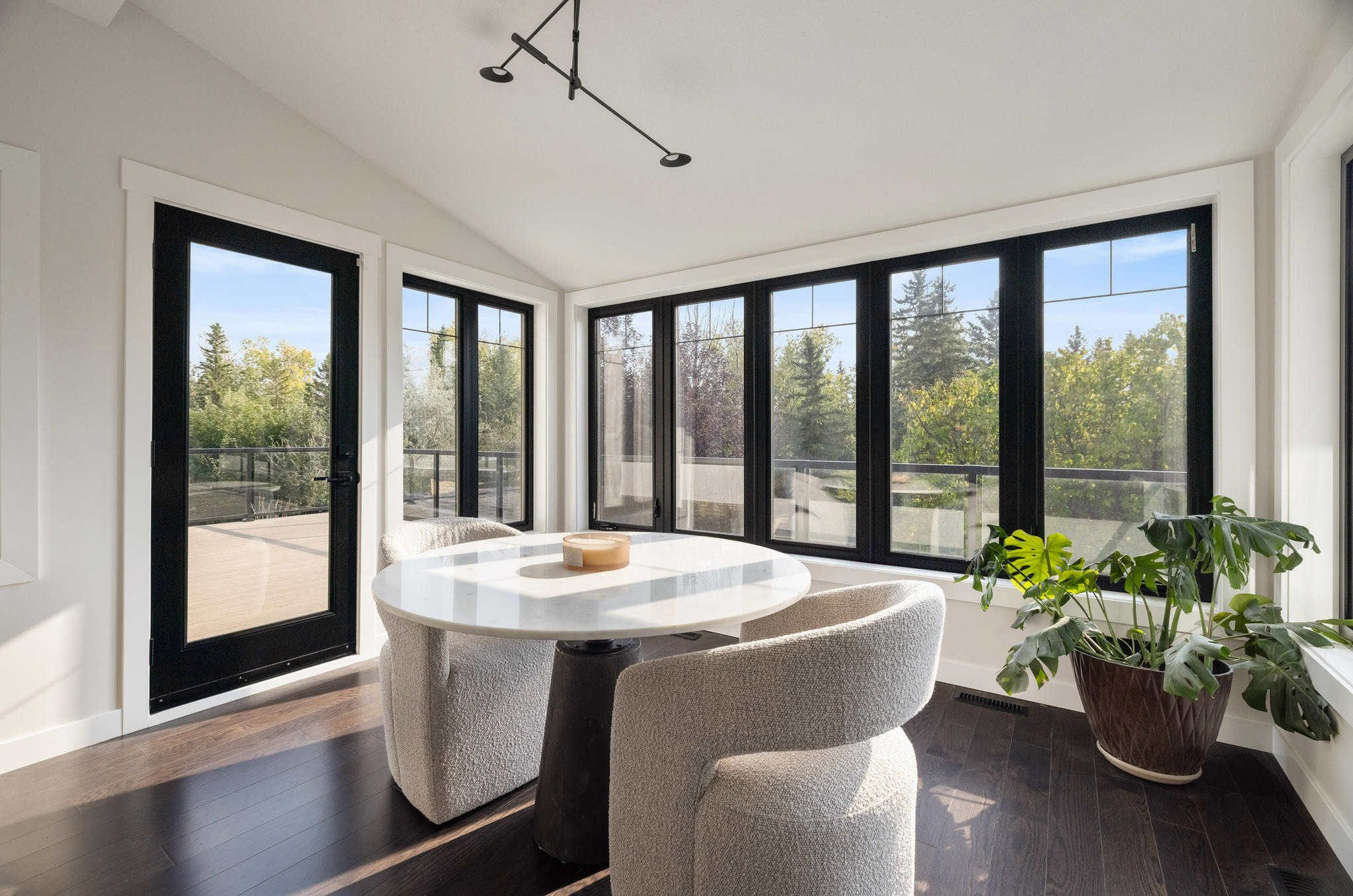 Home 2 2047 Wascana Greens 14. Sun Room