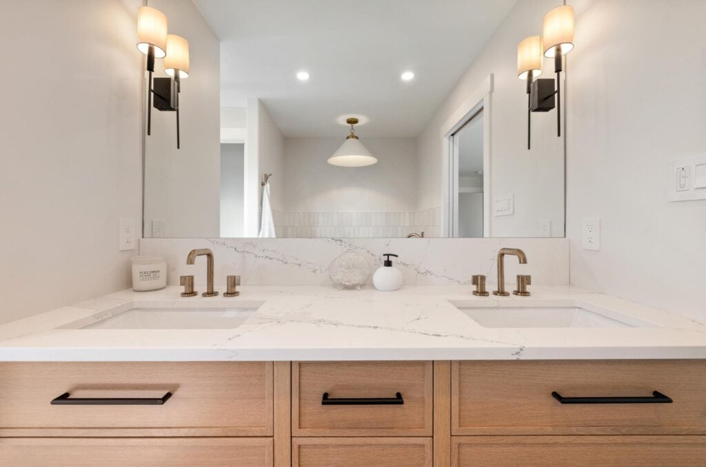 Home 1 2047 Wascana Greens 31. Onsuite Bathroom